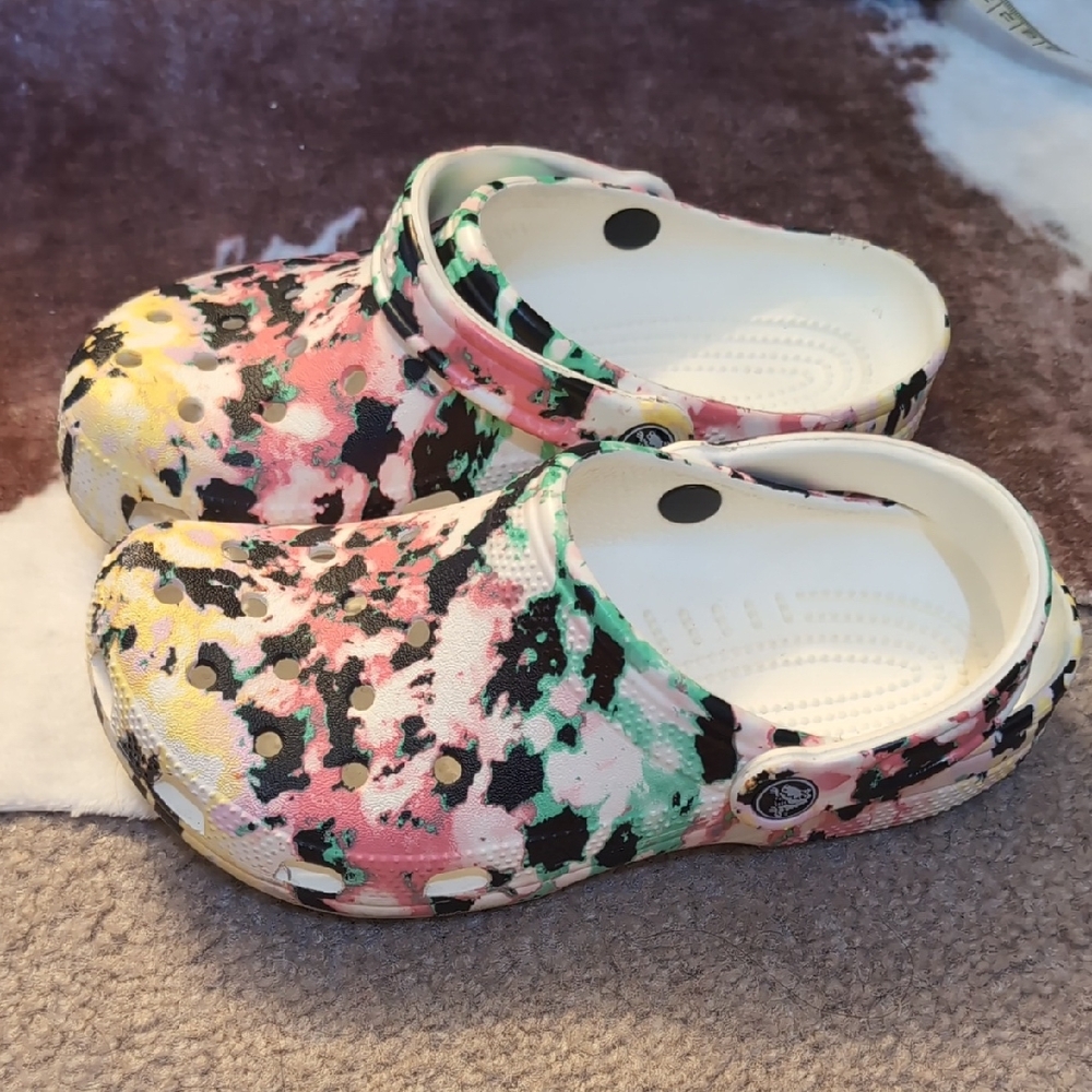 Paint Splatter Crocs W6